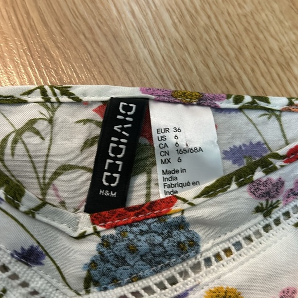 Jumper - Picture 2 of 2